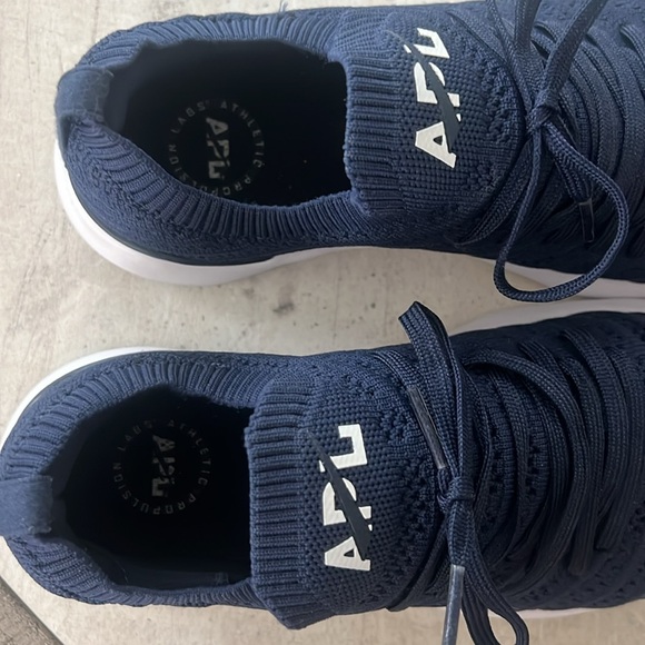 APL Nearly New Midnight/ White Techloom Breeze Running Shoes Size 6.  Worn Once! - Picture 4 of 6
